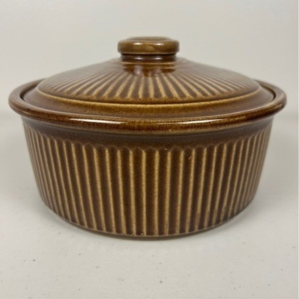 Vintage USA Brown Glazed Ribbed Stoneware Casserole Dish with Lid USA 8in